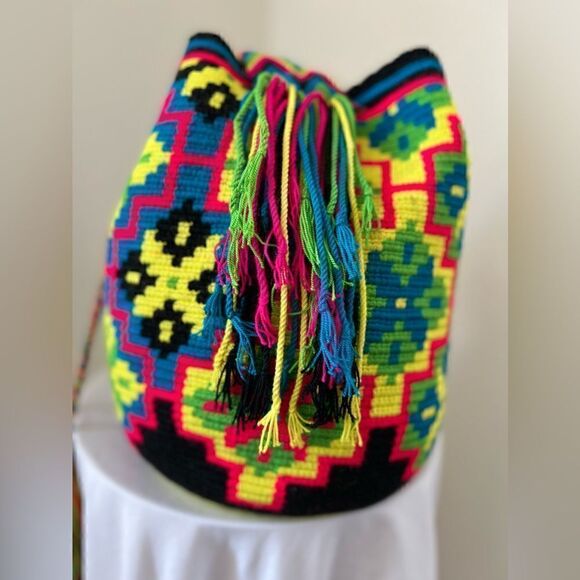 HANDMADE AUTHENTIC WAYUU COLUMBIAN BUCKET BAG - Picture 9 of 9